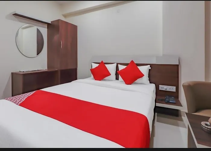 Royalwood Deluxe Hostel Bangalore